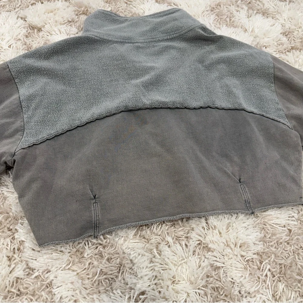 Out From Under Urban Outfitters Cropped Half Zip Pullover Sweatshirt | Medium - Picture 8 of 9